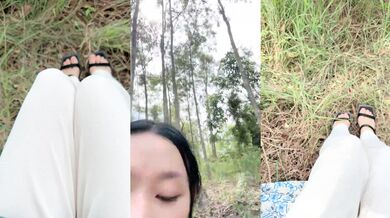 ⭐⭐⭐极品美少妇，【智者不入爱河】，木瓜奶大乳晕，几个大爷河边钓鱼，她蹲在后边偷偷露奶子，小骚货玩得真是花 (7)